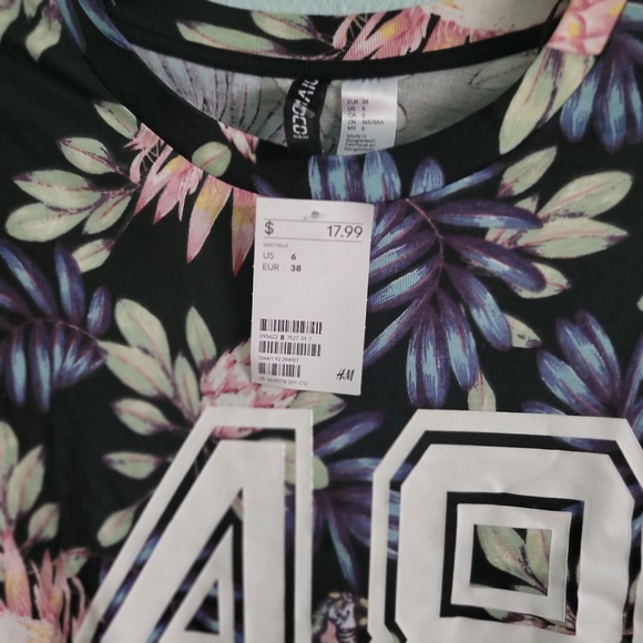 H&M Floral Tee, NWT - Picture 9 of 11